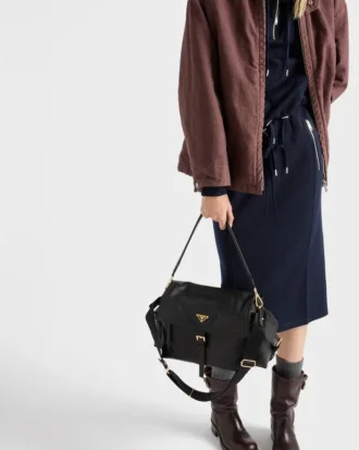 Μεγάλη τσάντα ώμου Prada Explore από δέρμα Nappa με πτερύγιο