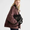 Μεγάλη τσάντα ώμου Prada Explore από δέρμα Nappa με πτερύγιο Μεγάλη τσάντα ώμου Prada Explore από δέρμα Nappa με πτερύγιο
