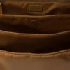 Μεγάλη τσάντα ώμου Prada Traveller με επένδυση από Re-Nylon Μεγάλη τσάντα ώμου Prada Traveller με επένδυση από Re-Nylon