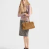 Μεγάλη τσάντα Prada Bonnie από σουέτ Μεγάλη τσάντα Prada Bonnie από σουέτ