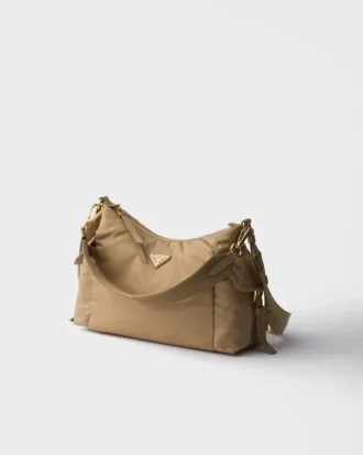 Μεγάλη τσάντα Prada Explore από Re-Nylon και δέρμα