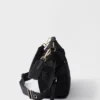 Μεγάλη τσάντα Prada Explore από Re-Nylon και δέρμα Μεγάλη τσάντα Prada Explore από Re-Nylon και δέρμα