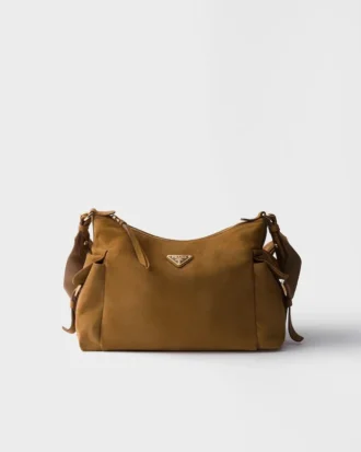 Μεγάλη τσάντα Prada Explore από σουέτ