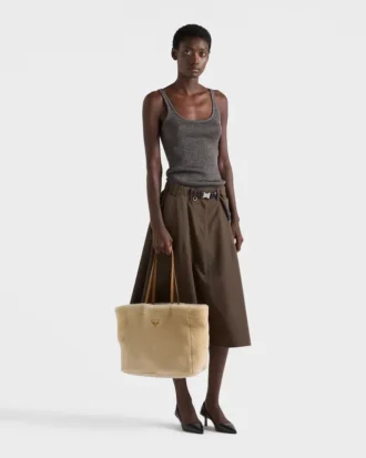 Μεγάλη τσάντα tote από shearling