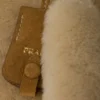Μεγάλη τσάντα tote από shearling Μεγάλη τσάντα tote από shearling