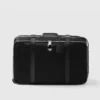Μεγάλη βαλίτσα από Re-Nylon και δέρμα Saffiano Μεγάλη βαλίτσα από Re-Nylon και δέρμα Saffiano