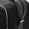 Μεγάλη βαλίτσα από Re-Nylon και δέρμα Saffiano Μεγάλη βαλίτσα από Re-Nylon και δέρμα Saffiano