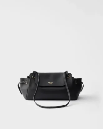 Μεσαίου μεγέθους δερμάτινη τσάντα ώμου Prada Carry