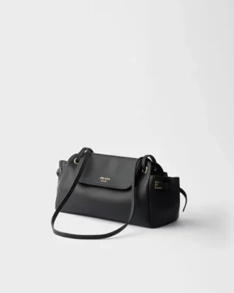 Μεσαίου μεγέθους δερμάτινη τσάντα ώμου Prada Carry