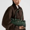 Μεσαίου μεγέθους δερμάτινη τσάντα Prada Bonnie