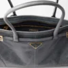Μεσαίου μεγέθους δερμάτινη τσάντα Prada Bonnie