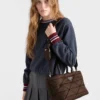 Μεσαίου μεγέθους τσάντα tote με επένδυση από Re-Nylon και δέρμα