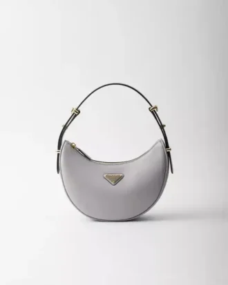 Μικρή δερμάτινη τσάντα ώμου Prada Arqua