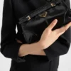 Μικρή δερμάτινη τσάντα ώμου Prada Bonnie Μικρή δερμάτινη τσάντα ώμου Prada Bonnie