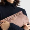 Μικρή δερμάτινη τσάντα ώμου Prada Bonnie Μικρή δερμάτινη τσάντα ώμου Prada Bonnie