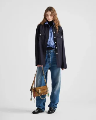 Μικρή δερμάτινη τσάντα ώμου Prada Soft με διακοσμητικά στοιχεία
