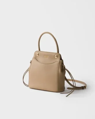 Μικρή δερμάτινη τσάντα Prada Carry