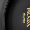 Μικρή δερμάτινη τσάντα Prada Carry Μικρή δερμάτινη τσάντα Prada Carry