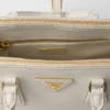 Μικρή δερμάτινη τσάντα Prada Galleria Μικρή δερμάτινη τσάντα Prada Galleria