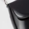 Μικρή τσάντα ώμου Prada Cleo από βουρτσισμένο δέρμα με πτερύγιο Μικρή τσάντα ώμου Prada Cleo από βουρτσισμένο δέρμα με πτερύγιο