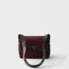 Μικρή τσάντα ώμου Prada Traveller με επένδυση από Re-Nylon