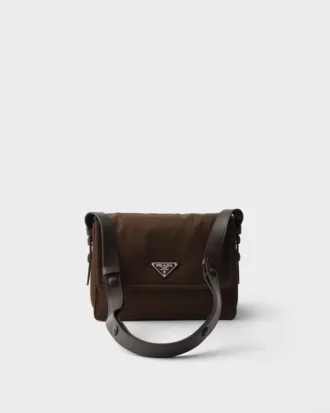 Μικρή τσάντα ώμου Prada Traveller με επένδυση από Re-Nylon