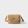 Μικρή τσάντα ώμου Prada Traveller με επένδυση από Re-Nylon Μικρή τσάντα ώμου Prada Traveller με επένδυση από Re-Nylon