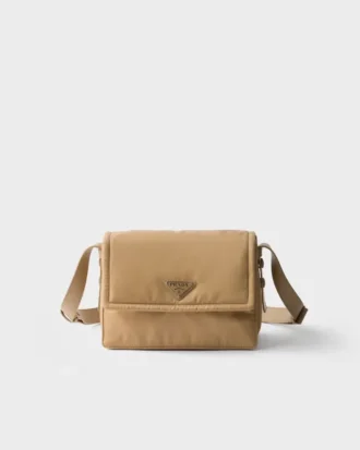 Μικρή τσάντα ώμου Prada Traveller με επένδυση από Re-Nylon
