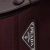 Μικρή τσάντα ώμου Prada Traveller με επένδυση από Re-Nylon