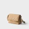 Μικρή τσάντα ώμου Prada Traveller με επένδυση από Re-Nylon Μικρή τσάντα ώμου Prada Traveller με επένδυση από Re-Nylon