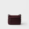 Μικρή τσάντα ώμου Prada Traveller με επένδυση από Re-Nylon