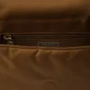 Μικρή τσάντα ώμου Prada Traveller με επένδυση από Re-Nylon Μικρή τσάντα ώμου Prada Traveller με επένδυση από Re-Nylon