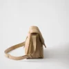 Μικρή τσάντα ώμου Prada Traveller με επένδυση από Re-Nylon Μικρή τσάντα ώμου Prada Traveller με επένδυση από Re-Nylon