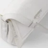 Μικρή τσάντα ώμου Prada Traveller με επένδυση από Re-Nylon Μικρή τσάντα ώμου Prada Traveller με επένδυση από Re-Nylon
