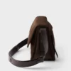 Μικρή τσάντα ώμου Prada Traveller με επένδυση από Re-Nylon Μικρή τσάντα ώμου Prada Traveller με επένδυση από Re-Nylon