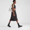 Μικρή τσάντα ώμου Prada Traveller με επένδυση από Re-Nylon Μικρή τσάντα ώμου Prada Traveller με επένδυση από Re-Nylon