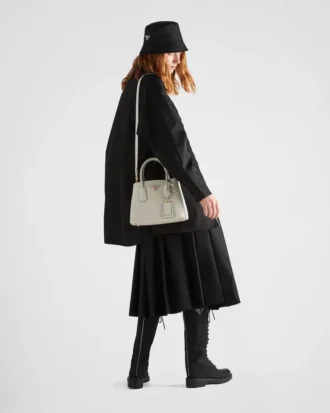 Μικρή τσάντα Prada Double από δέρμα Saffiano
