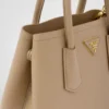 Μικρή τσάντα Prada Double από δέρμα Saffiano Μικρή τσάντα Prada Double από δέρμα Saffiano