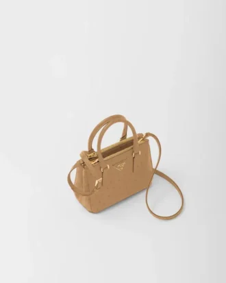Μικρή τσάντα Prada Galleria από δέρμα στρουθοκαμήλου