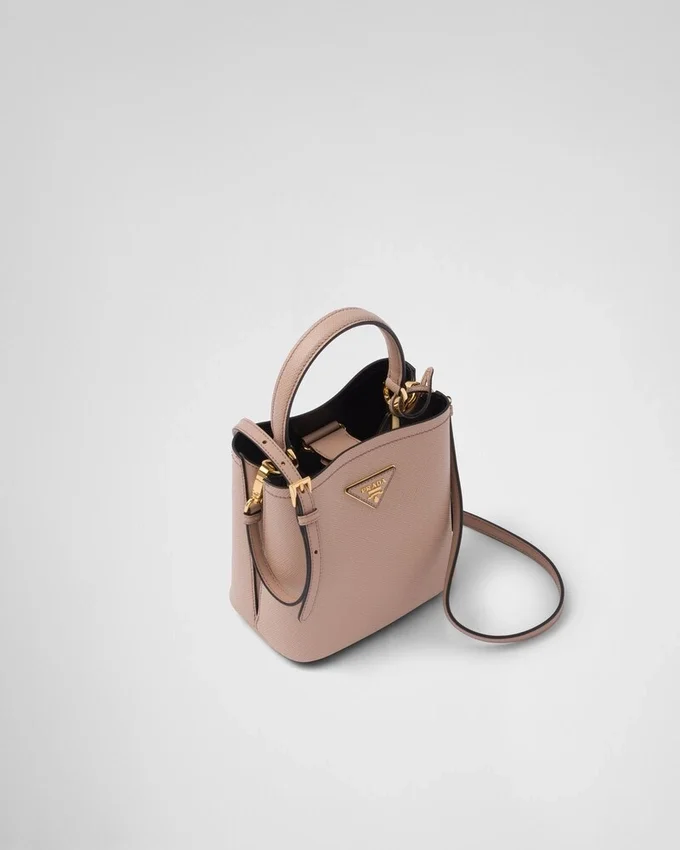 Μικρή τσάντα Prada Panier από δέρμα Saffiano Μικρή τσάντα Prada Panier από δέρμα Saffiano