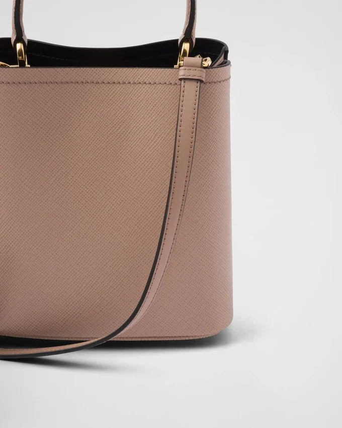 Μικρή τσάντα Prada Panier από δέρμα Saffiano Μικρή τσάντα Prada Panier από δέρμα Saffiano