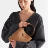Μικρή τσάντα Prada Panier από δέρμα Saffiano Μικρή τσάντα Prada Panier από δέρμα Saffiano