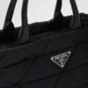Μικρή τσάντα tote με επένδυση από Re-Nylon Μικρή τσάντα tote με επένδυση από Re-Nylon