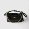 Μίνι δερμάτινη τσάντα Prada Re-Edition Μίνι δερμάτινη τσάντα Prada Re-Edition
