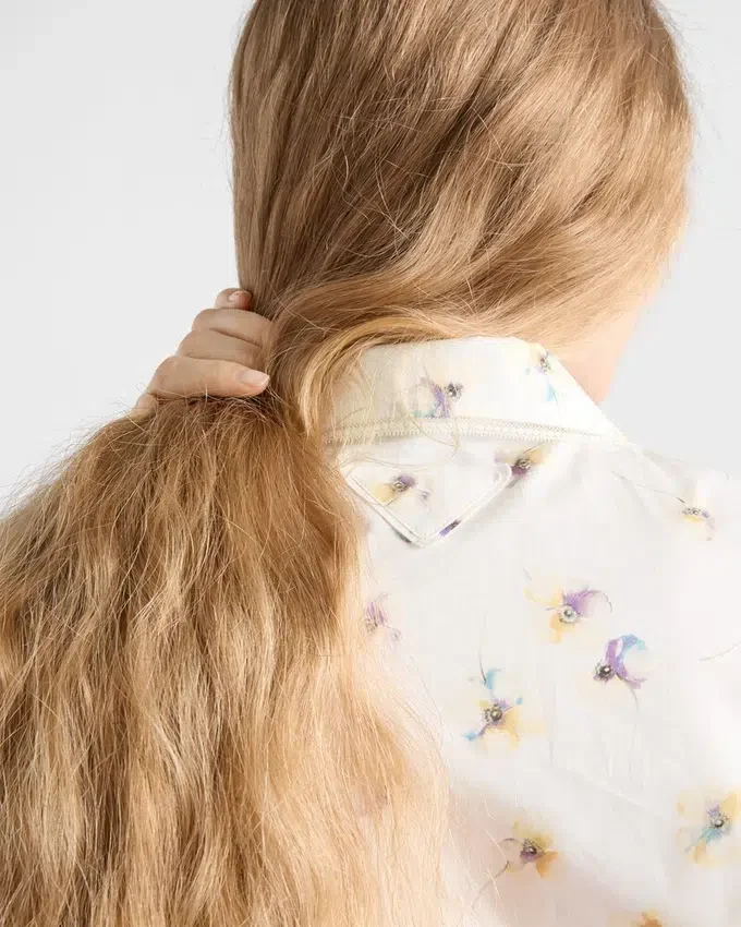 Μίνι φόρεμα από ποπλίν με floral print Μίνι φόρεμα από ποπλίν με floral print