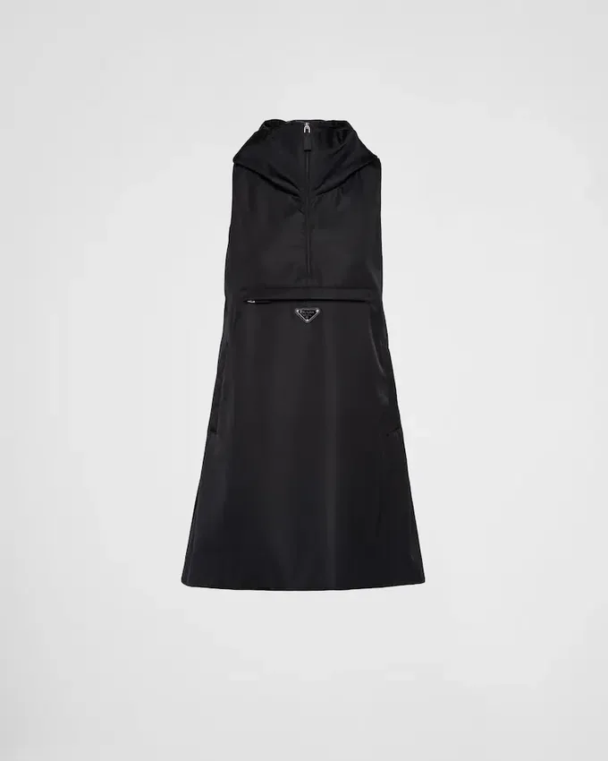 Μίνι φόρεμα από Re-Nylon Μίνι φόρεμα από Re-Nylon