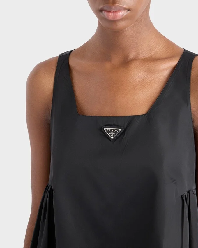 Μίνι φόρεμα από Re-Nylon Μίνι φόρεμα από Re-Nylon