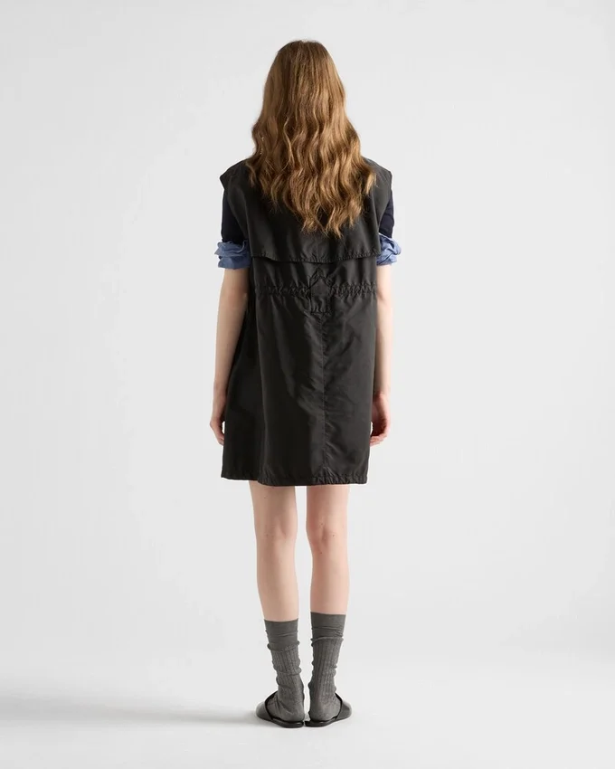Μίνι φόρεμα από Re-Nylon Μίνι φόρεμα από Re-Nylon