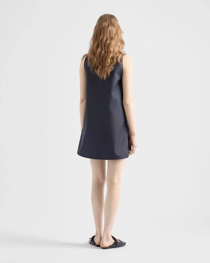 Μίνι φόρεμα από Re-Nylon Μίνι φόρεμα από Re-Nylon