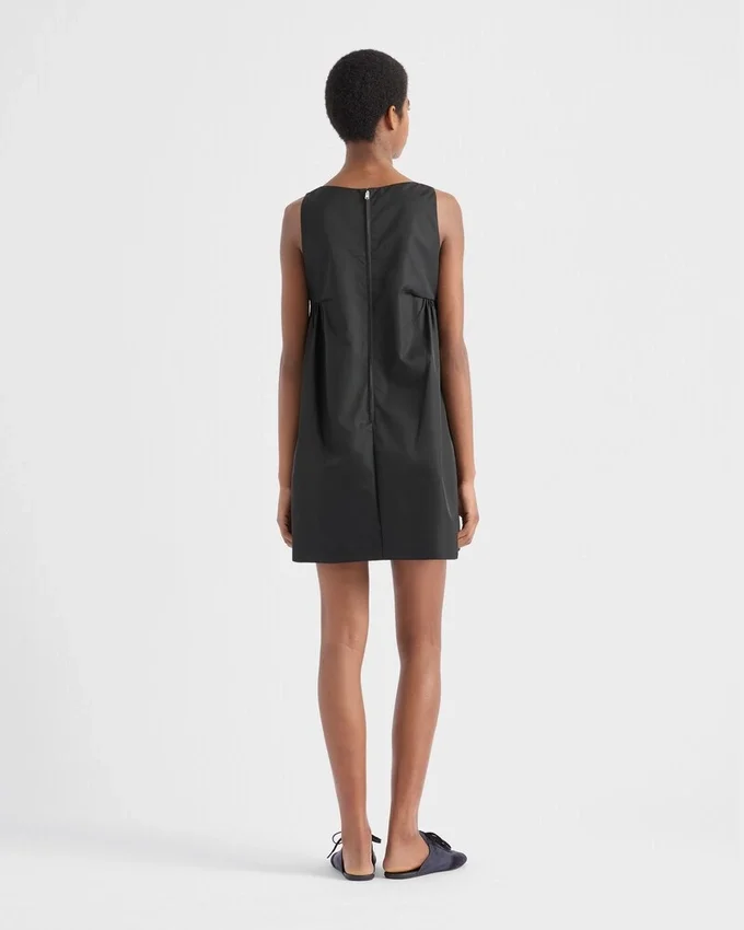 Μίνι φόρεμα από Re-Nylon Μίνι φόρεμα από Re-Nylon